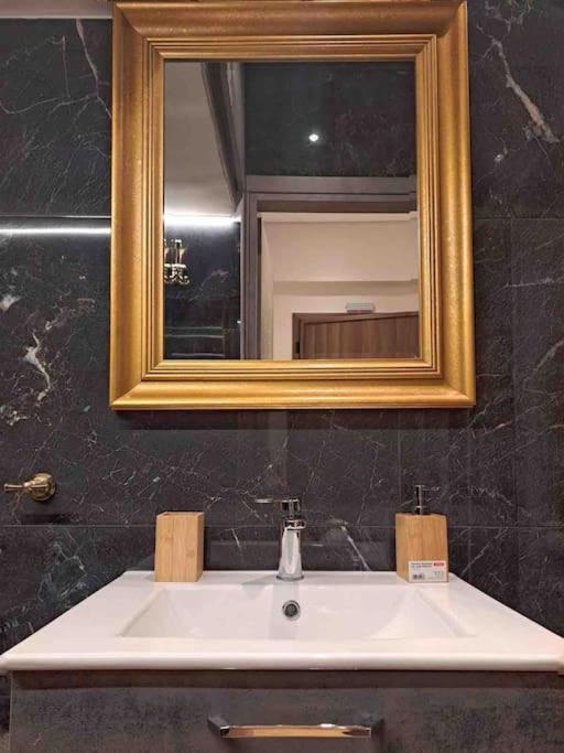 Royal Blue Grand Suite No 4 Piraeus Port Exterior foto